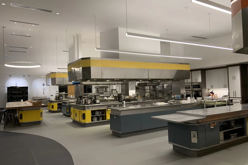 Defekte Kühltechnik in einem Gastronomiebetrieb